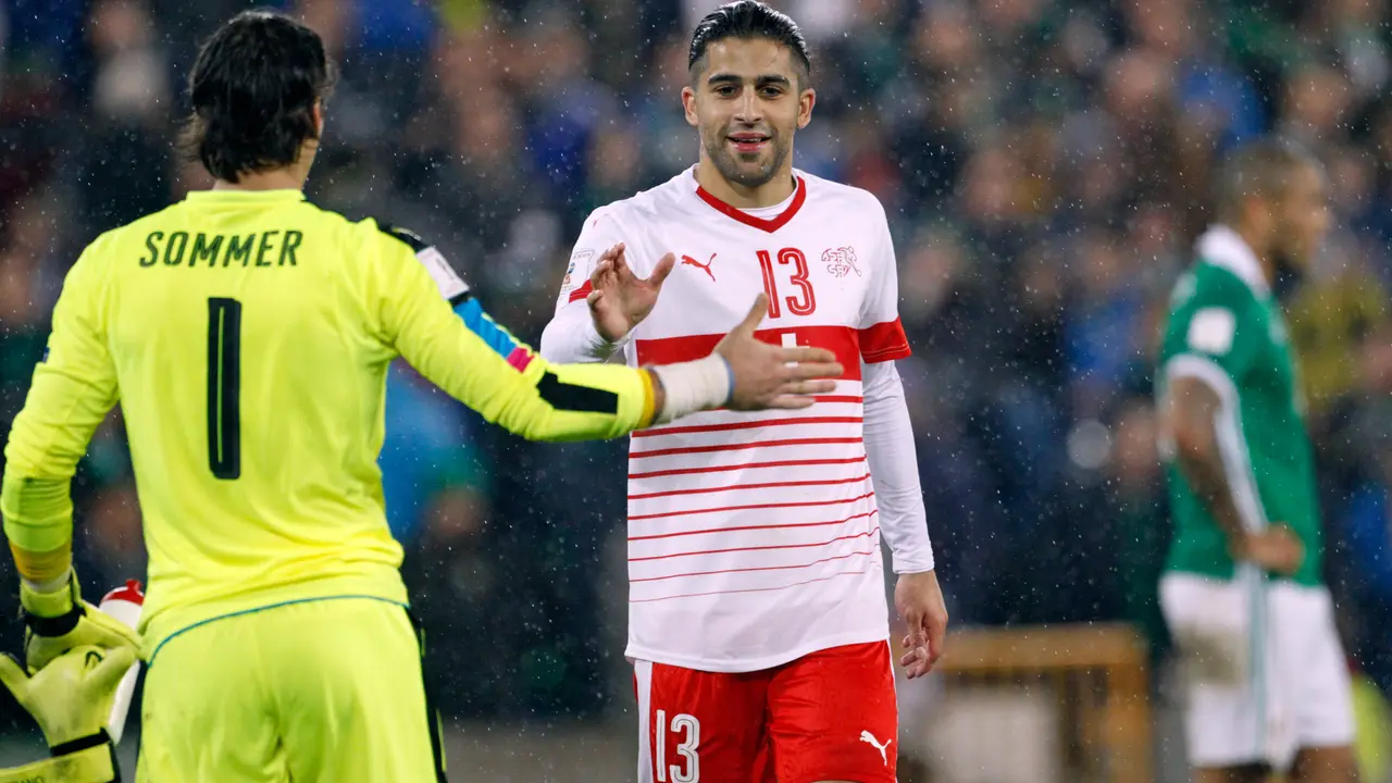 Swiss Curi Kemenangan di Kandang Irlandia Utara