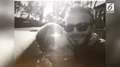 Tak sedikit yang menilai hal yang dilakukan Beckham tersebut tak pantas.