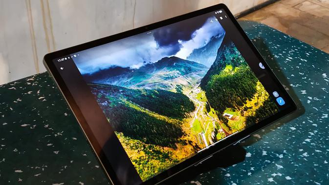 <p>Motorola Moto Pad 60 Neo hadir dengan desain tipis, layar tajam 2.5K, dan suara Dolby Atmos. (Liputan6.com/Arief Ferdian Maulana)</p>