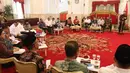 Suasana rapat kabinet pariurna di Istana Negara, Jakarta, Selasa (16/10). Rapat kabinet pariurna tersebut membahas evaluasi penangan bencana alam. (Liputan6.com/Angga Yuniar)