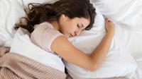 Ilustrasi wanita tidur, bermimpi. (Photo Copyright by Freepik)