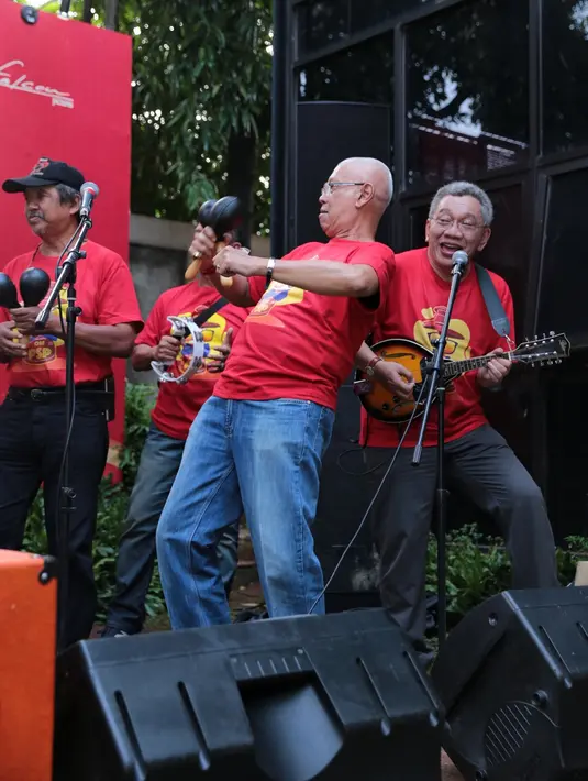 Orkes yang sempat naik dengan lagu Fatimah (Fatime) itu menarik rumah produksi Falcon Pictures untuk mengangkat ke layar lebar. (Adrian Putra/Bintang.com)