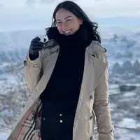 Kalina Oktarani sempat menangis ketakutan ketika mendengar seperti kanker bersarang pada tubuhnya. Namun, setelah diteliti lebih jauh, ternyata bukan kanker tapi kelebihan kolesterol. [Instagram/kalinaocktaranny]