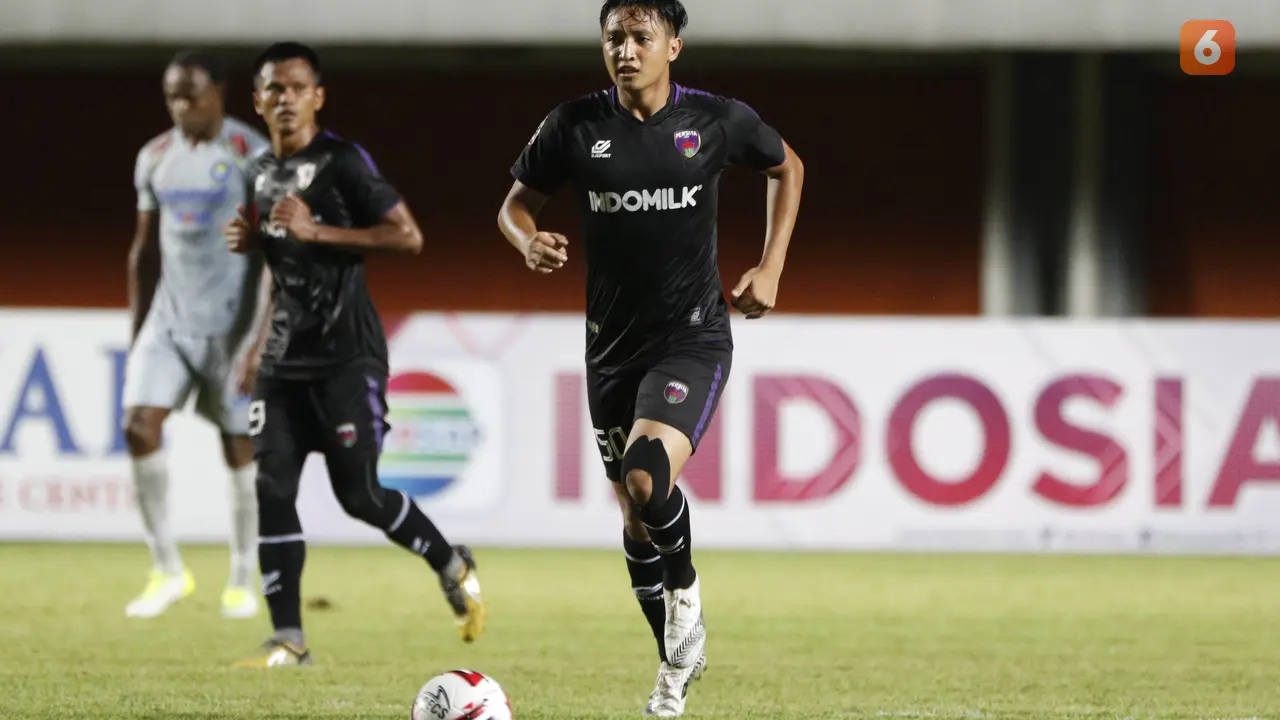 FOTO: Ezra Walian Cetak Gol Perdana dan Kemenangan Persib Bandung di Piala Menpora 2021