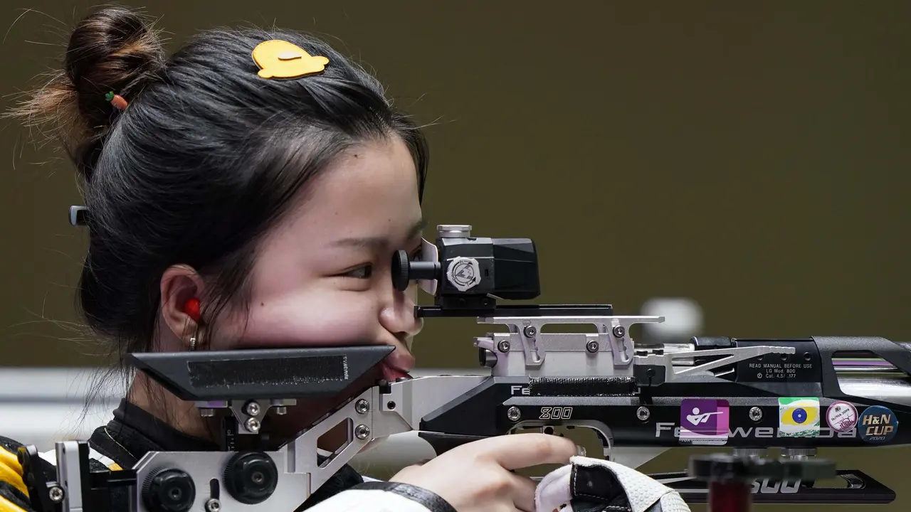 Foto: Bidikan Tepat Sasaran, Yang Qian Raih Medali Emas Pertama Olimpiade Tokyo 2020