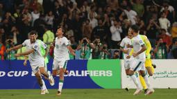 Timnas Irak yang tergabung di Grup F putaran kedua Kualifikasi Piala Dunia 2026 Zona Asia bersama Filipina, Vietnam dan Indonesia, sukses menyapu bersih 6 laga dengan kemenangan dengan mencetak total 17 gol dan kebobolan 2 gol. Mengoleki 18 poin, Irak lolos ke putaran ketiga bersama Indonesia di peringkat kedua dengan koleksi 10 poin.(AFP/Hussein Faleh)