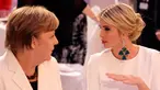 Putri Presiden Amerika Serikat Donald Trump, Ivanka Trump (kanan) berbincang dengan Kanselir Jerman Angela Merkel saat menghadiri acara makan malam di Berlin, Jerman (25/4). (AP Photo/Michael Sohn, pool)