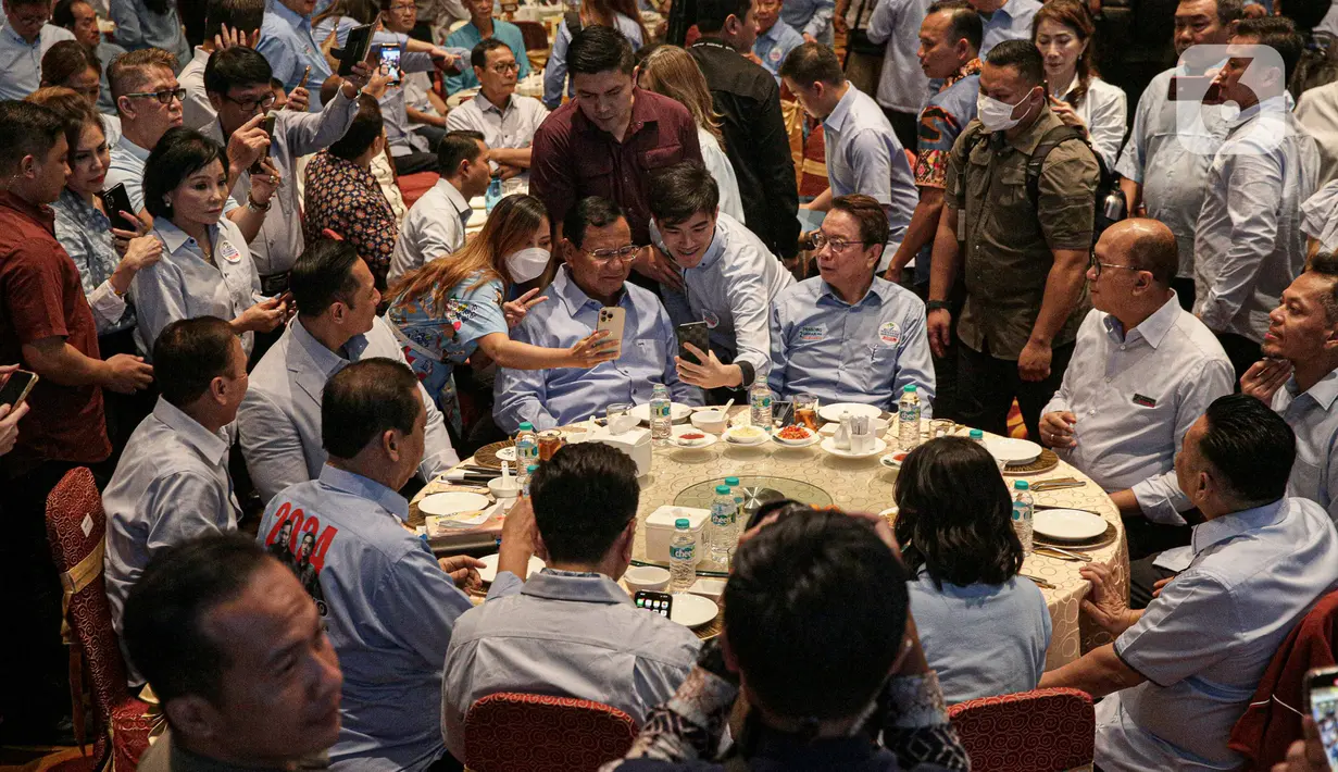 Turut mendampingi Prabowo sejumlah jajaran elite TKN beberapa di antaranya, Ketua TKN Rosan Roeslani, Wakil Ketua TKN Grace Natalie dan Otto Hasibuan. Lalu, Wakil Ketua Dewan Pengarah TKN, Hashim Djojohadikusumo dan Agus Harimurti Yudhoyono. (Liputan6.com/Faizal Fanani)