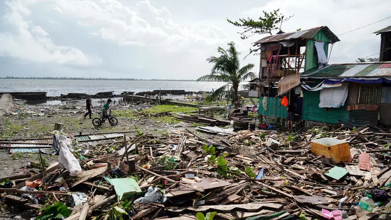 Terjangan Topan Phanfone Kacaukan Perayaan Natal di Filipina