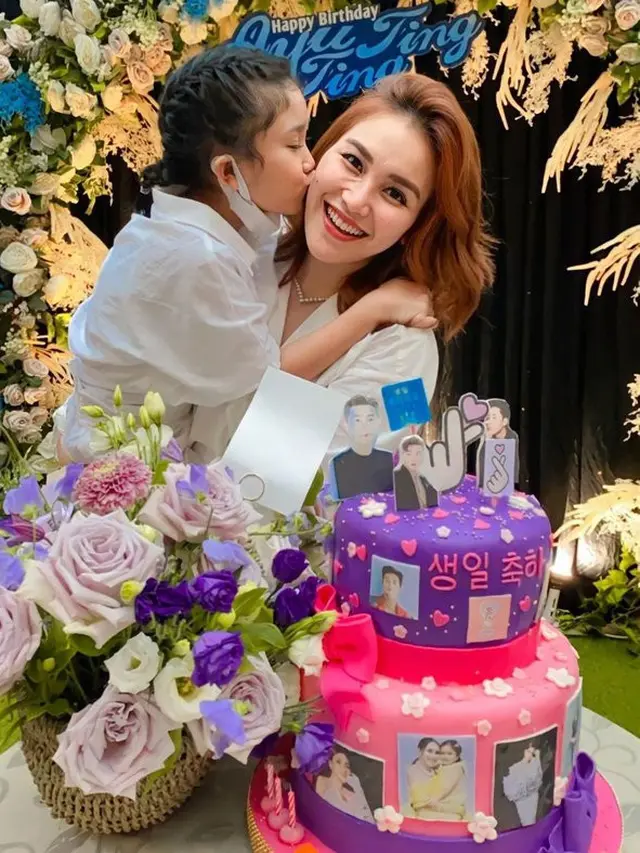 6 Momen Perayaan Ulang Tahun Ayu Ting Ting ke-29, Digelar di Hotel Berbintang