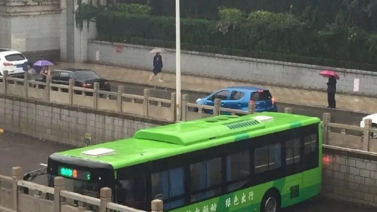 Sopir Bus U-Turn