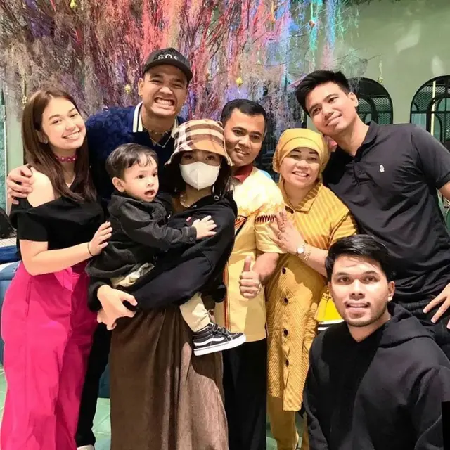 6 Momen Ulang Tahun Fadly Faisal, Mesra Bareng Rebecca Klopper