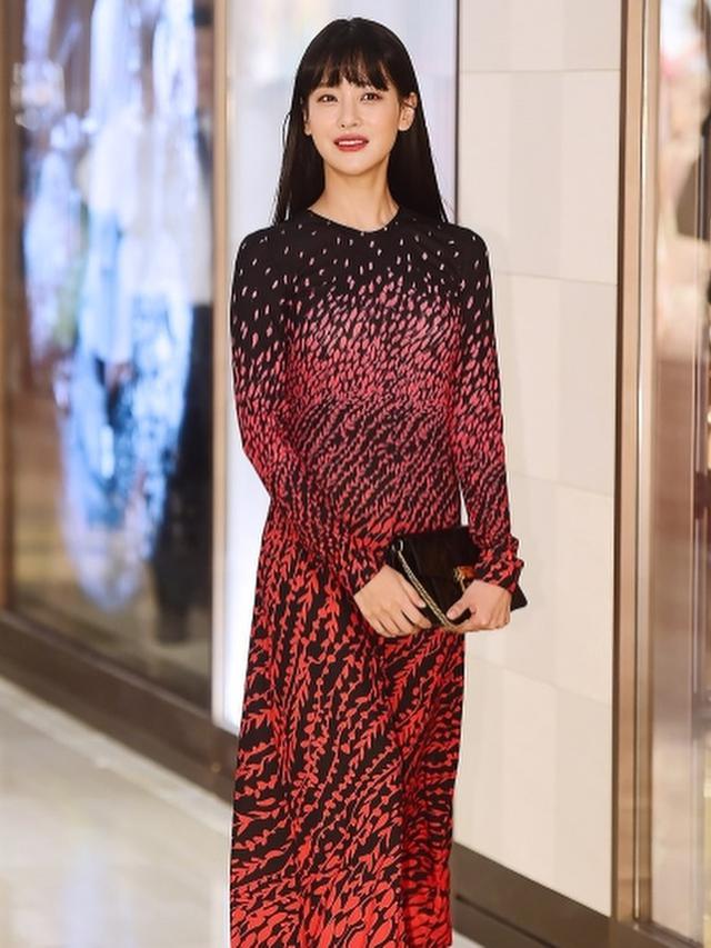 Dituduh Jadi Selingkuhan Ahn Jae Hyun, Ini 6 Potret Aktris Oh Yeon Seo yang Memesona