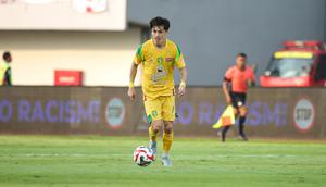 Pemain Persebaya Surabaya,&nbsp;Francisco Rivera saat berhadapan dengan Persita Tangerang&nbsp;pada pekan kedua BRI Super League 2025/2026 di Indomilk Arena, Sabtu (16/8/2025). (Bola.com/ Abdul Aziz)