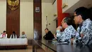 Salah seorang guru PGRI menyampaikan masukkannya kepada Jokowi, agar sertifikasi guru tidak dihapuskan dan pencarian guru seharusnya melalui proses yang lebih baik. Jumat (23/5/2014) (Liputan6.com/Herman Zakharia)