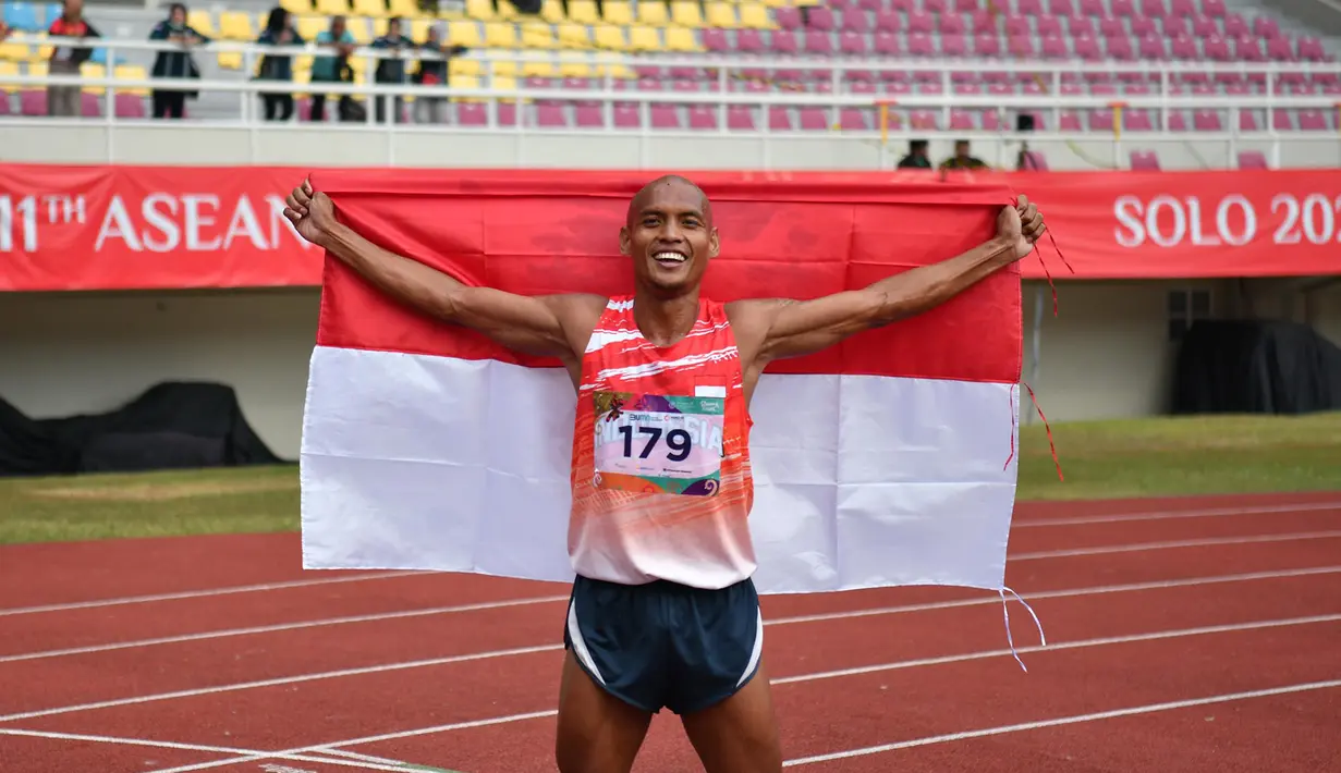 Pelari Indonesia Endi Nurdin Tine melakukan selebrasi usai memenangi final lari 1.500 meter putra T20 ASEAN Para Games 2022 di Stadion Manahan, Solo, Jawa Tengah, Selasa (2/8/2022). Endi Nurdin Tine berhasil menyumbangkan medali emas untuk Indonesia dengan catatan waktu 4.37 detik. (Foto: Dok. ASEAN Para Sports Federation)
