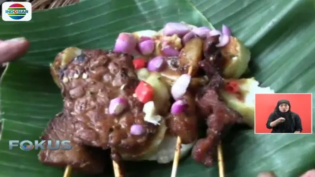 Satai kere adalah makanan yang terbuat dari ampas tahu atau kerap disebut tempe gembus.