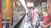 Kereta Api: Setia Selama 7 Dekade Melayani Negeri