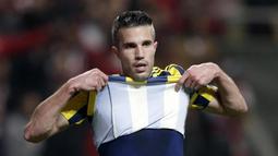 Robin van Persie didatangkan Fenerbahce dari Manchester United pada tahun 2015 dan telah mencetak 22 gol dalam 48 pertandingan. (www.squawka.com)