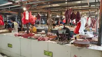 Salah satu lapak pedagang daging di UPT Cisalak Pasar, Kecamatan Cimanggis, Kota Depok. (Liputan6.com/Dicky Agung Prihanto)