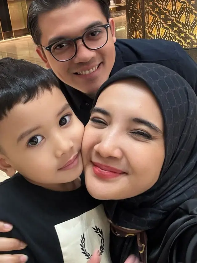 Momen Manis Ukkasya dengan Baby Humaira, Anak yang Diduga Diaposi Zaskia Sungkar (credit: instagram.com/zaskiasungkar15).
