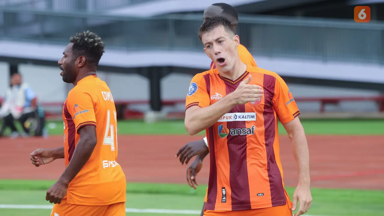 Foto: Aksi Mariano Peralta Acak-acak Pertahanan Persita, Borneo FC Petik Poin Berharga di BRI Liga 1