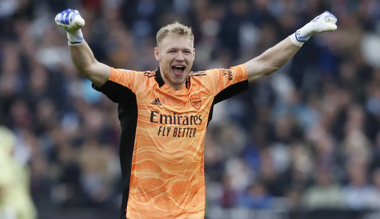 Aaron Ramsdale. Kiper Inggris berusia 24 tahun ini didatangkan Sheffield United dari AFC Bournemouth pada awal musim 2020/2021 dengan nilai trasnfer 20,5 juta euro atau setara Rp320,9 miliar. Saat Stoke City terdegradasi pada akhir musim 2020/2021, ia direkrut oleh Arsenal pada awal musim 2021/2022 dengan biaya 28 juta euro atau setara Rp438,3 miliar. Hingga kini ia telah tampil dalam 37 laga di semua ajang bersama Arsenal dengan torehan 14 kali clean sheet dan kebobolan 41 gol. (AFP/IK Images/Ian Kington)