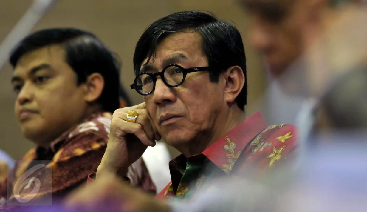 Menkumham Yasonna Laoly saat menghadiri rapat koordinasi (Rakor) dengan Badan Legislasi (Baleg) DPR RI di Nusantara I, Kompleks MPR/DPR, Senayan, Jakarta, Senin (25/1/2016). (Liputan6.com/Johan Tallo)