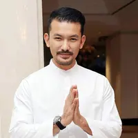 Ditemui di Grand Hyatt, Jakarta, Selasa (6/6/2017), Rio Dewanto tidak ingin membahas perkembangan bayinya. Rio enggan membahas hal tersebut ke publik. (Deki Prayoga/Bintang.com)