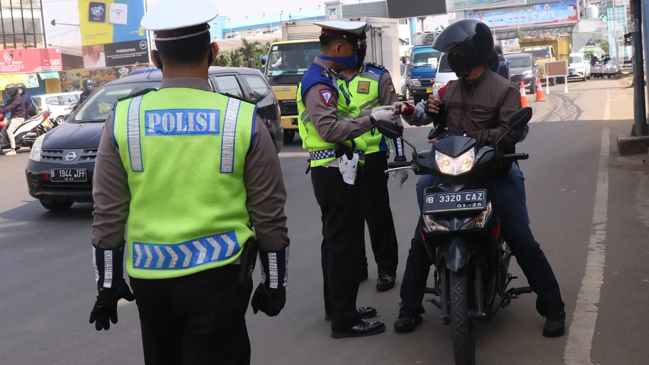 Hari Pertama PSBB di Tangerang Selatan