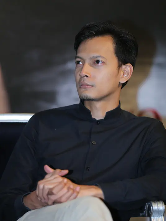 Ganteng, ramah, baik hati, dan sholeh. Mungkin itu kata-kata yang bisa menggambarkan sosok Fedi Nuril. Aktor ini juga jauh dari berita-berita miring. (Adrian Putra/Bintang.com)