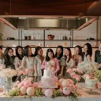 Saat ini, Valencia Tanoesoedibjo sedang menanti kelahiran anak pertama. Baru-baru ini, ia mendapatkan kejutan baby shower dari sahabat dan keluarganya. [Foto: instagram.com/valenciatanoe]