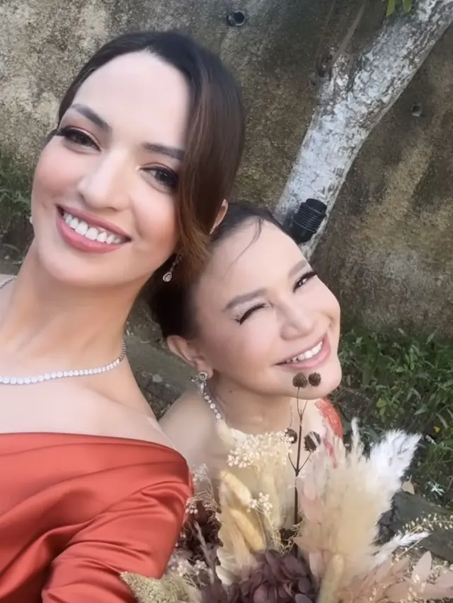 Nia Ramadhani dan Rossa Menjadi Bridesmaid di Resepi ke-2 Rizky Febian-Mahalini.
