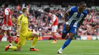 Manchester United Dekati Bek Kiri Brighton, AC Milan Jadi Pesaing