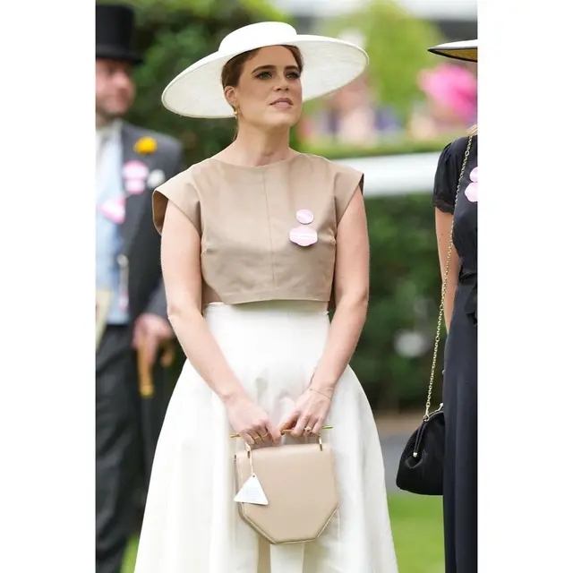 6 Potret Putri Kerajaan Dunia Hadiri Royal Ascot 2025, Anisha Rosnah Elegan Serba Putih hingga Princess Eugenie Tampil Chic Pakai Crop Top