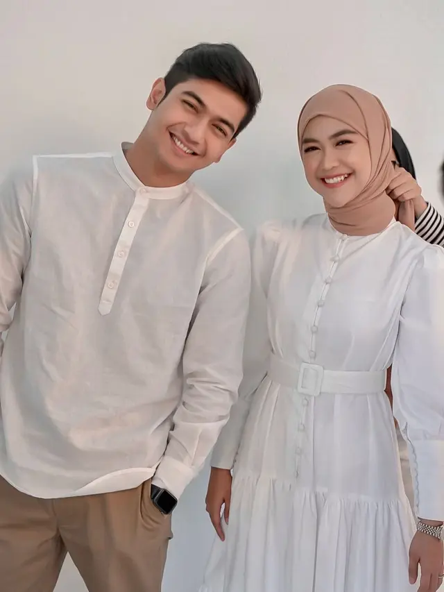 Dikabarkan Segera Menikah, Ini 6 Gaya Pemotretan Ria Ricis dan Teuku Ryan