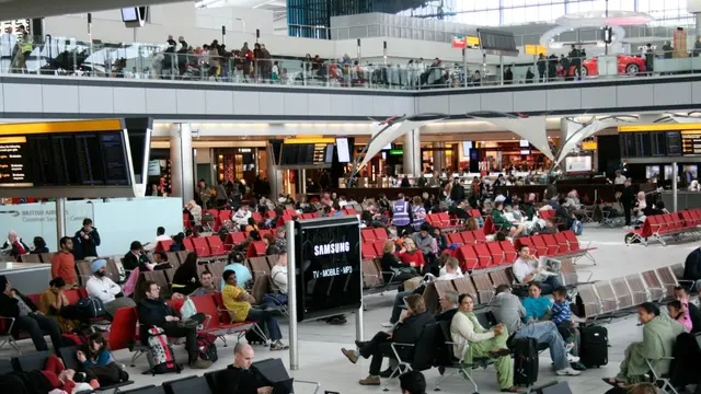 Etika Berpakaian di Bandara Disorot, Tampa Picu Nostalgia Era Perjalanan Elegan
