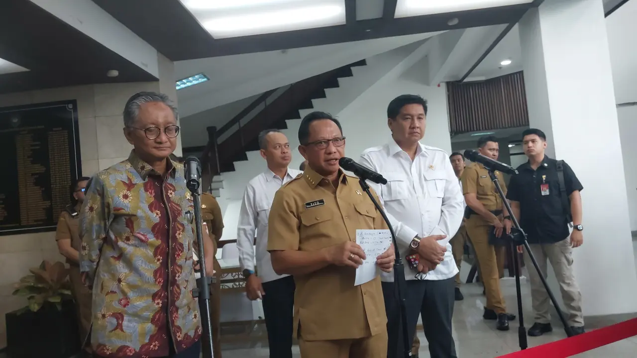 Menteri Dalam Negeri Tito Karnavian, Menteri Perumahan dan Kawasan Permukiman (PKP) Maruarar Sirait, dan Menteri Pekerjaan Umum Dody Hanggodo.