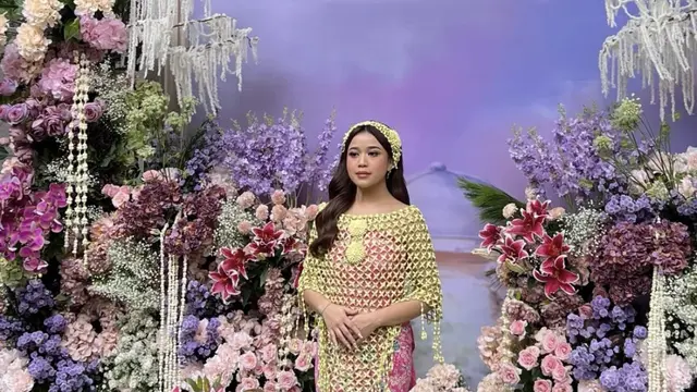 Brisia Jodie saat siraman mengenakan ronce melati. [@elcofrebliaman]