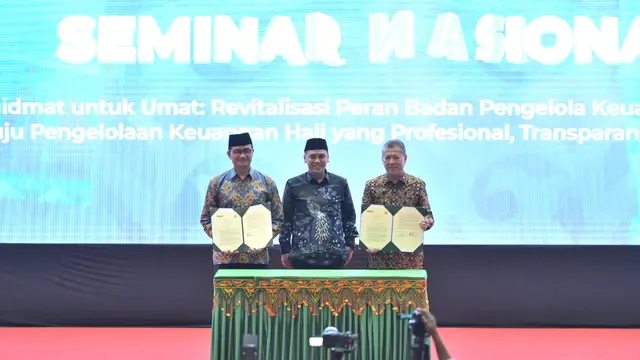 Wakil Menteri Agama RI Saiful Rahmad Dasuki Saat menghadiri seminar nasional yang diselenggarakan Badan Pengelola Keuangan Haji (BPKH) Banda Aceh.