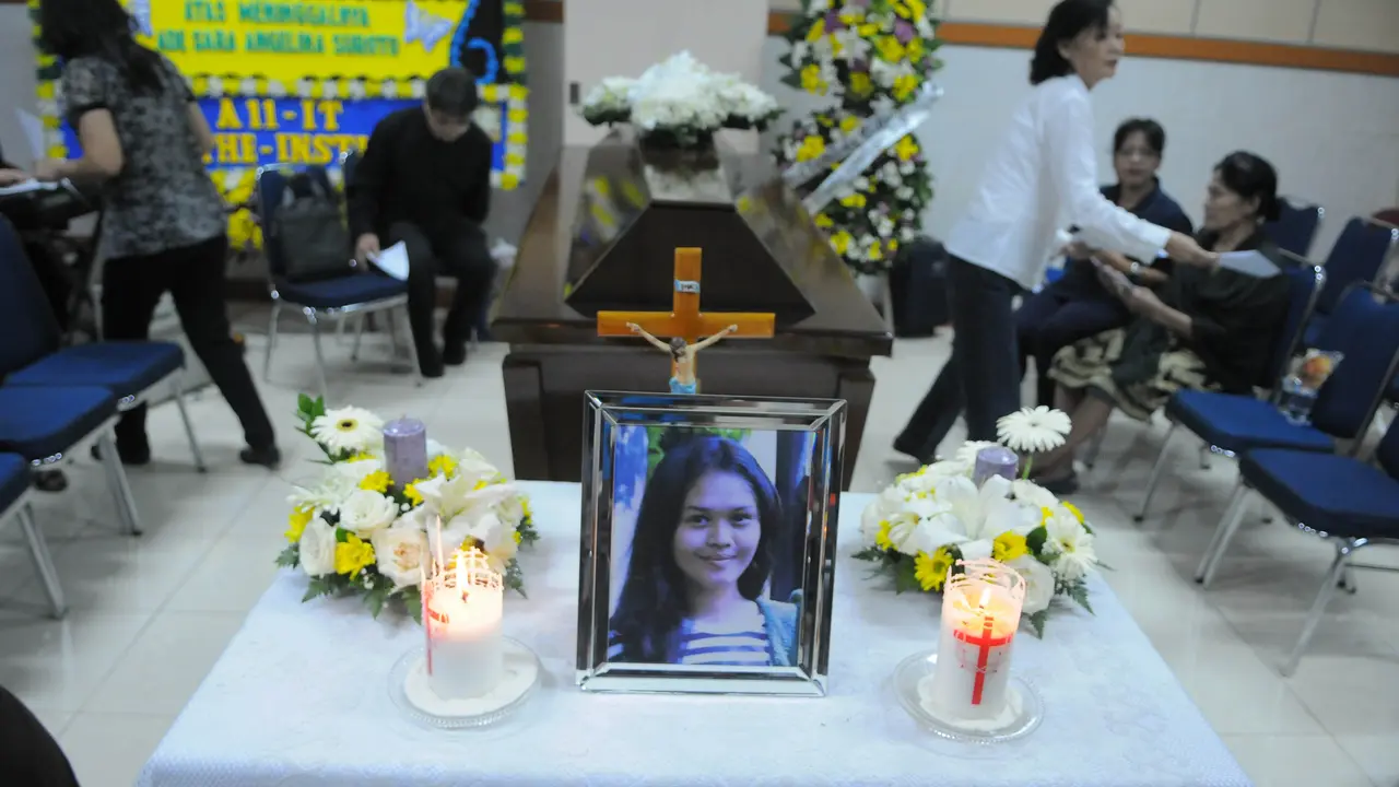 [FOTO] Tangis Haru Pecah saat Pemberkatan Ade Sara Angelina