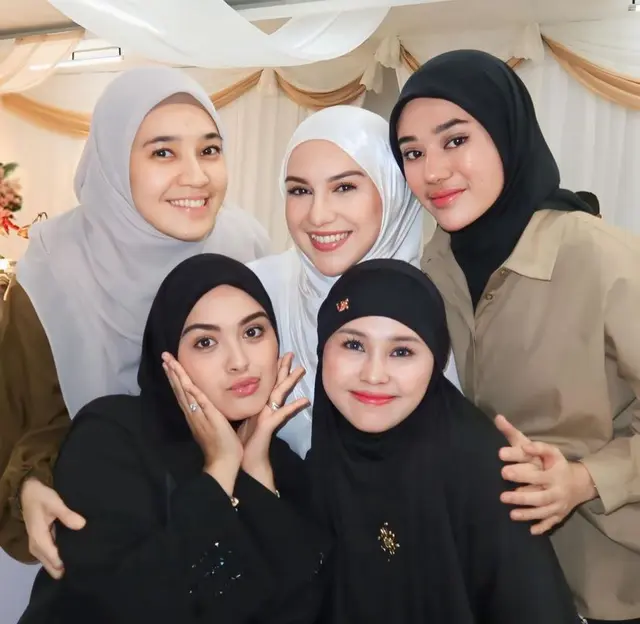 6 Momen Irish Bella gelar syukuran rumah baru, interaksi Haldy Sabri dan putra sambung bikin salfok