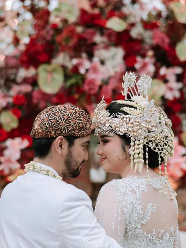 Ingat Tirani Cewek Viral di Friendster dan FB? Ini 6 Potret Terbarunya Mantap Berhijab