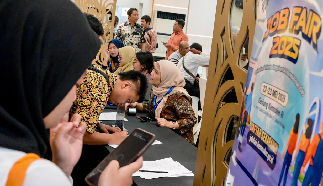 Selama dua hari, mulai Kamis hingga Jumat (22-23/5/2025), Kementerian Ketenagakerjaan Republik Indonesia kembali menggelar bursa kerja atau job fair di Jakarta. (BAY ISMOYO/AFP)