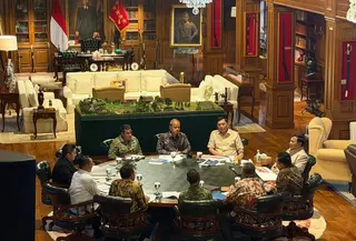 Presiden Prabowo Subianto menerima Satuan Tugas Penertiban Kawasan Hutan (Satgas PKH) yang dipimpin Jaksa Agung ST Burhanuddin di kediamannya di Hambalang, Kabupaten Bogor, Provinsi Jawa Barat, pada Jumat, 4 September 2026. (Sekretariat Presiden)
