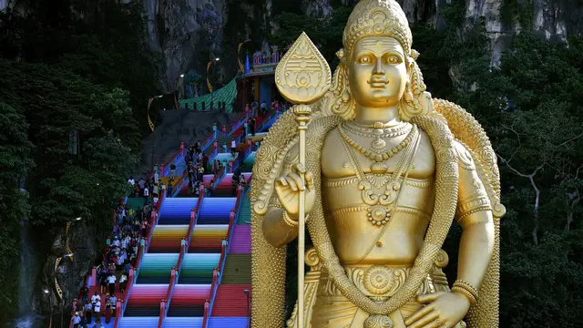 Renovasi Objek Wisata Batu Caves Malaysia