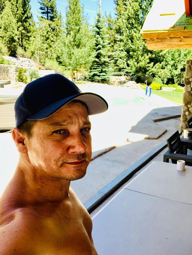 Jeremy Renner (Instagram/ renner4real)
