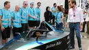PT Jakpro memamerkan mobil tersebut sehari sebelum gelaran Formula E dimulai. (Liputan6.com/Herman Zakharia)