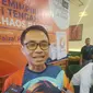 Direktur Utama Pos Indonesia Faizal Rochmad Djoemadi dalam acara BookTalk &amp; Ngopi Sore di Pos Bloc, Jakarta, Rabu (12/6/2024). (Sulaeman/Merdeka.com)