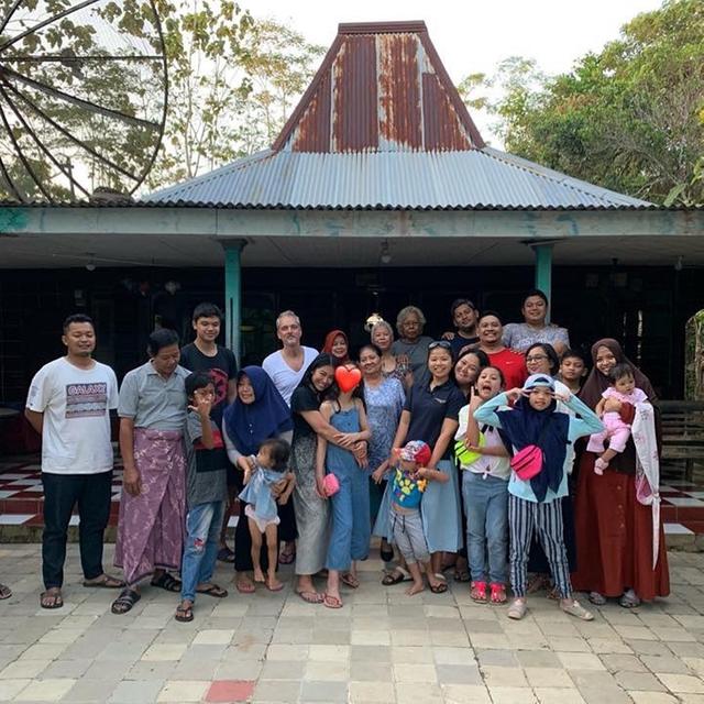 5 Potret Masa Lalu Rumah Para Artis Ini Jauh dari Kesan Mewah